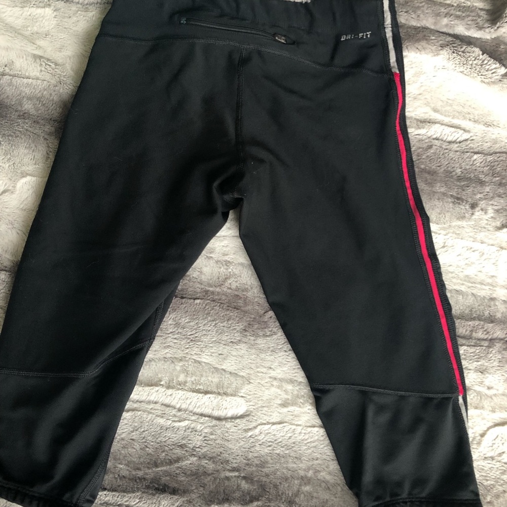 Nike Dri-Fit capris - Picture 2 of 2